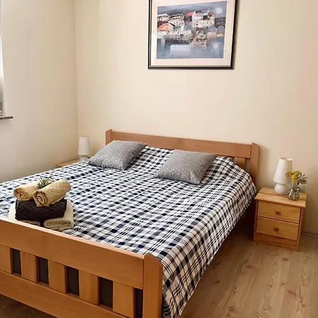 Roky Appartement Povljana