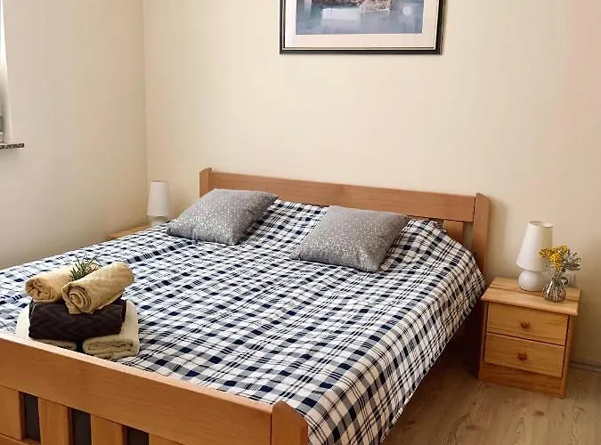 Roky Lägenhet Povljana