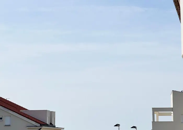 Roky Lägenhet Povljana